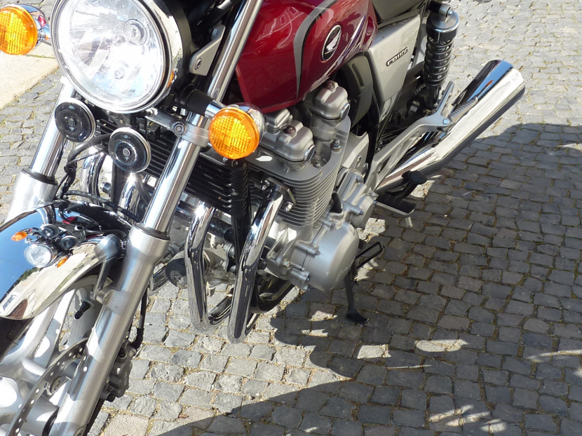 Dlhá chrómovaná verzia