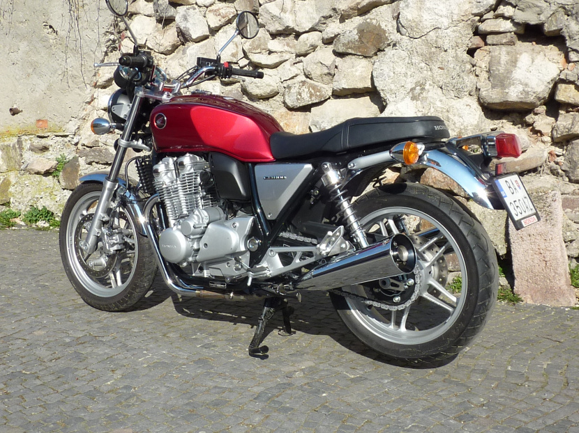 Dlhá chrómovaná verzia