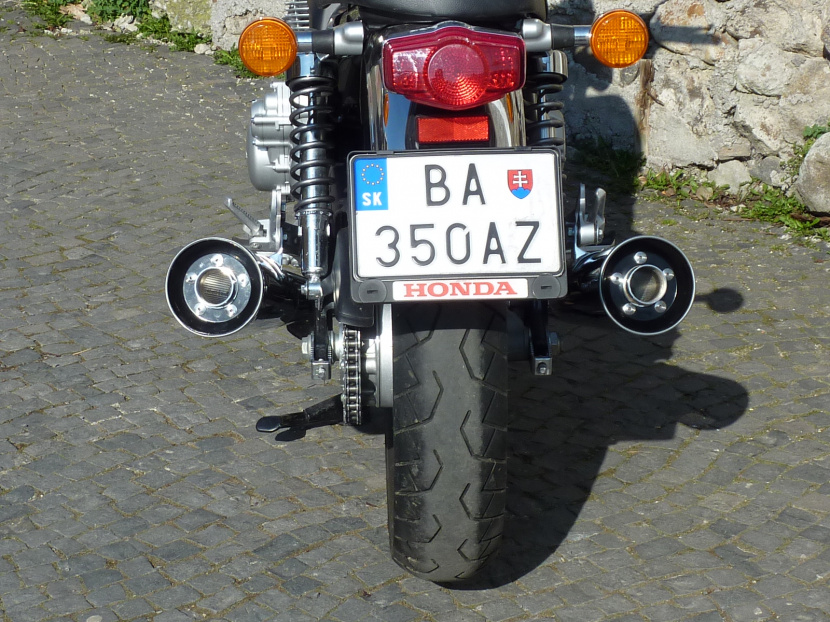 Dlhá chrómovaná verzia