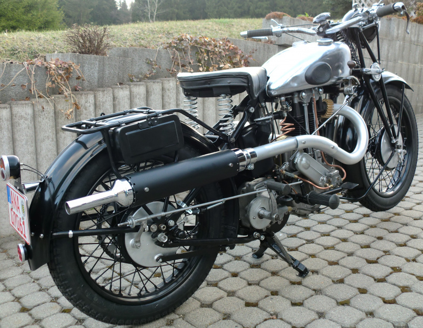 výfuk – TRIUMPH STM 500