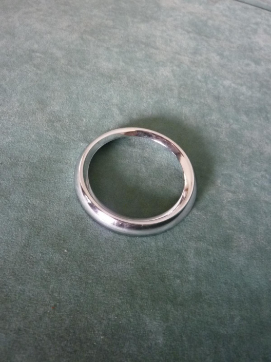 rámik tachometra JAWA 550 pařez