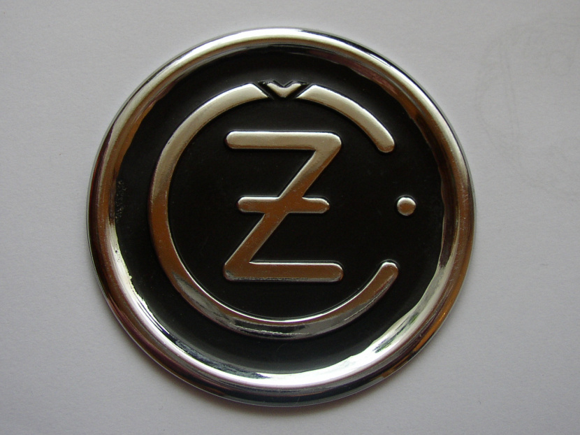 znak ČZ rámový so skrutkami