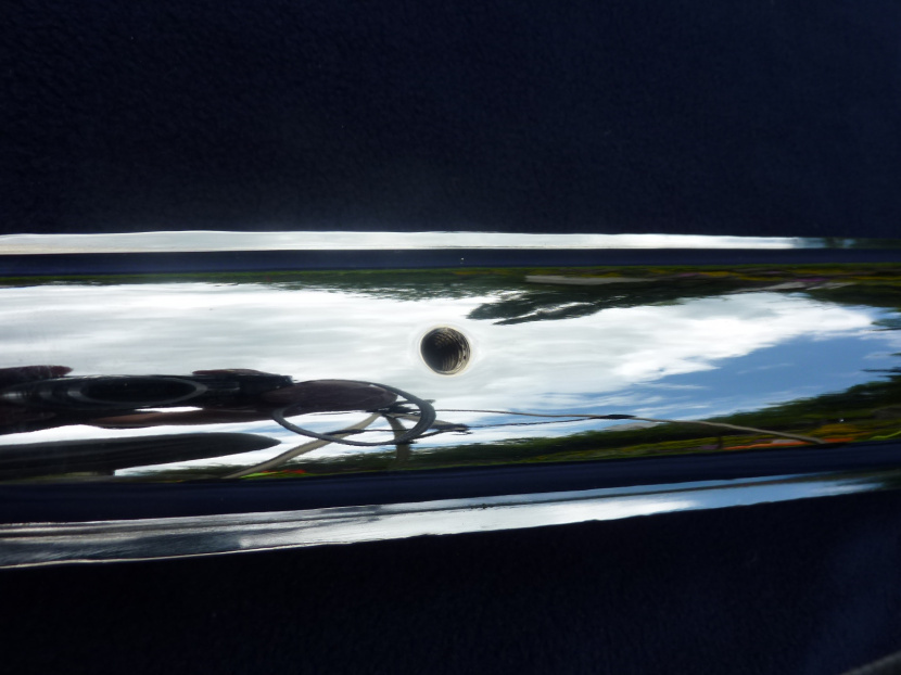 Výfuk ČZ 476, 477, 471, 472 a podobne – predĺžený koniec - detail diery z vonkajšej strany