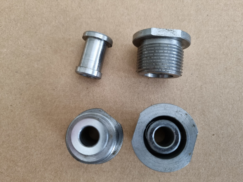 Predná vidlica BMW R12 - púzdro spodnej matice (materiál 15142 – 1080 MPa)