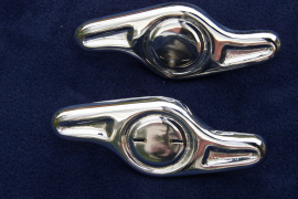 krídlovka (držiak pre smaltovaný znak) ŠKODA FELICIA