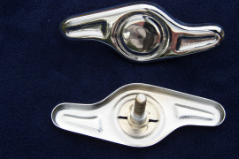 krídlovka (držiak pre smaltovaný znak) ŠKODA FELICIA